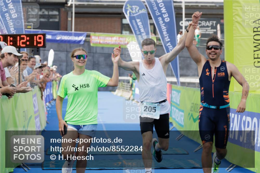 10.08.2025 - GEWOBA Citytriathlon Bremen H.Heesch http://msf.ph/oto/8552284 10.08.2025 11:16:00 Ziel 205 meine-sportfotos.de