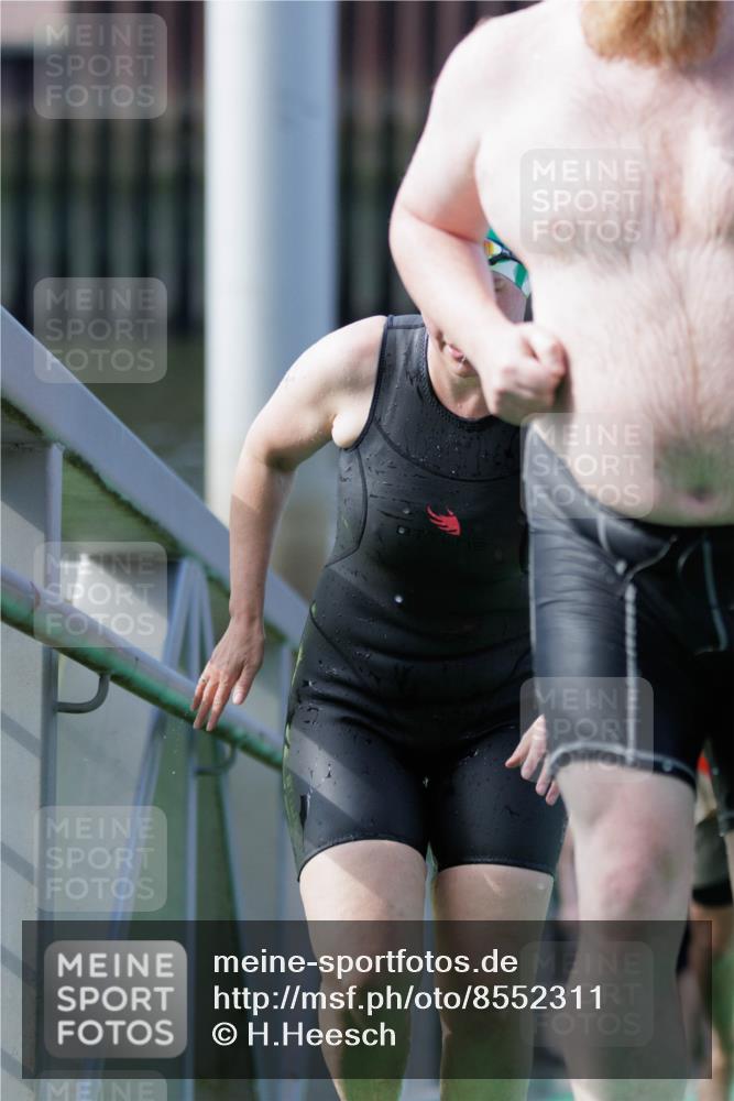 10.08.2025 - GEWOBA Citytriathlon Bremen H.Heesch http://msf.ph/oto/8552311 10.08.2025 10:28:12 Schwimmen 35, 47, 65, 165, 211, 221, 233, 237, 361 meine-sportfotos.de