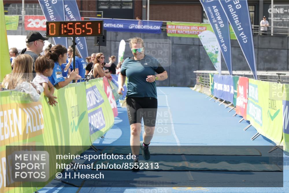 10.08.2025 - GEWOBA Citytriathlon Bremen H.Heesch http://msf.ph/oto/8552313 10.08.2025 12:00:32 Ziel 496 meine-sportfotos.de