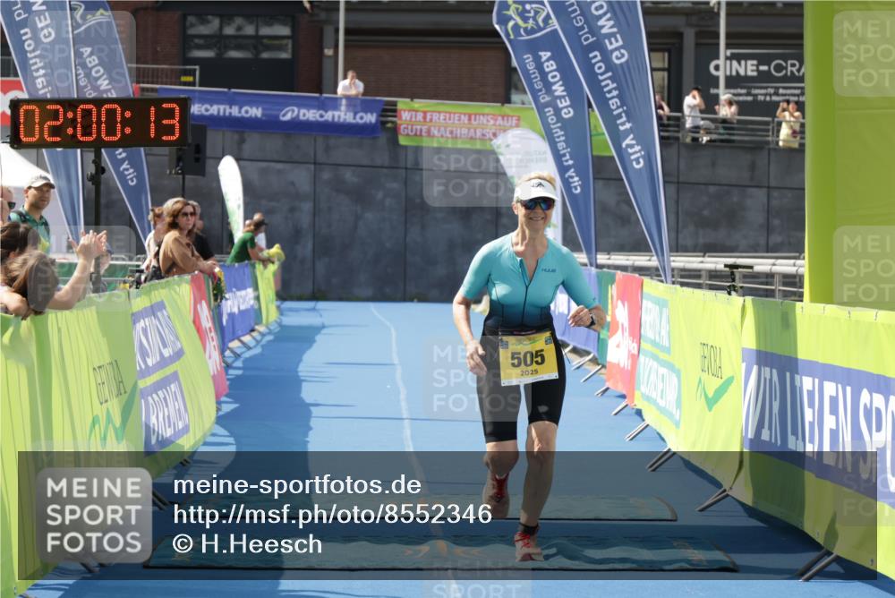 10.08.2025 - GEWOBA Citytriathlon Bremen H.Heesch http://msf.ph/oto/8552346 10.08.2025 12:03:54 Ziel 505 meine-sportfotos.de