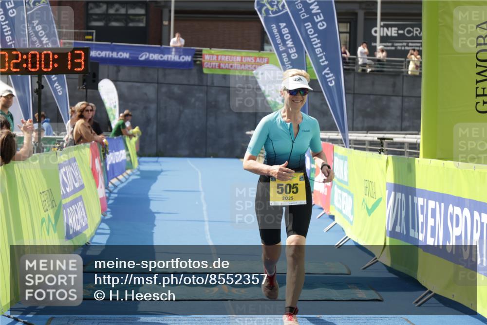 10.08.2025 - GEWOBA Citytriathlon Bremen H.Heesch http://msf.ph/oto/8552357 10.08.2025 12:03:54 Ziel 505 meine-sportfotos.de