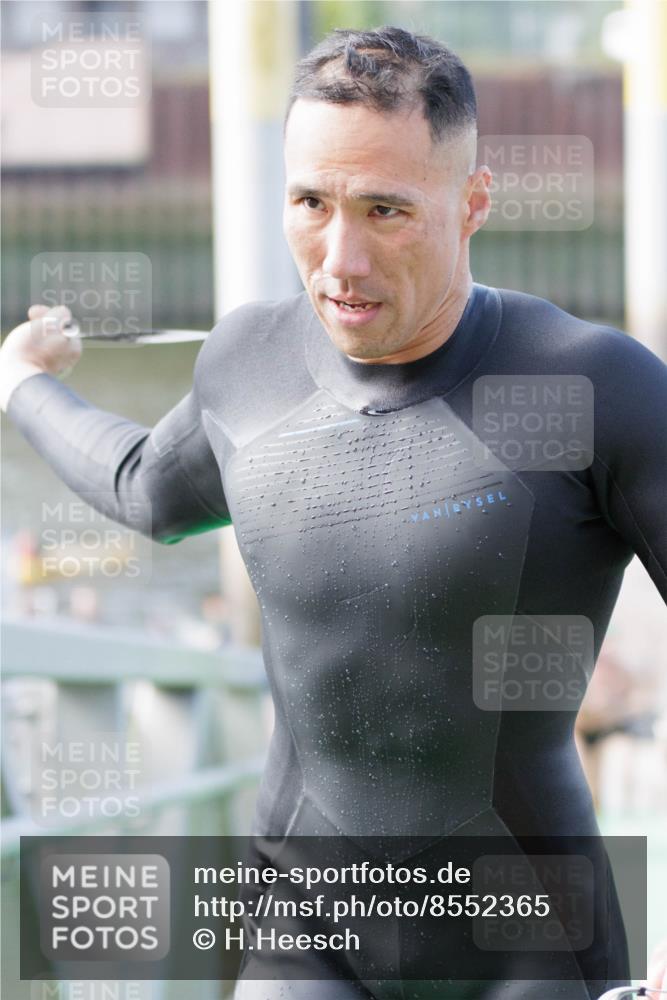 10.08.2025 - GEWOBA Citytriathlon Bremen H.Heesch http://msf.ph/oto/8552365 10.08.2025 10:28:40 Schwimmen 139, 141, 143, 163, 197 meine-sportfotos.de