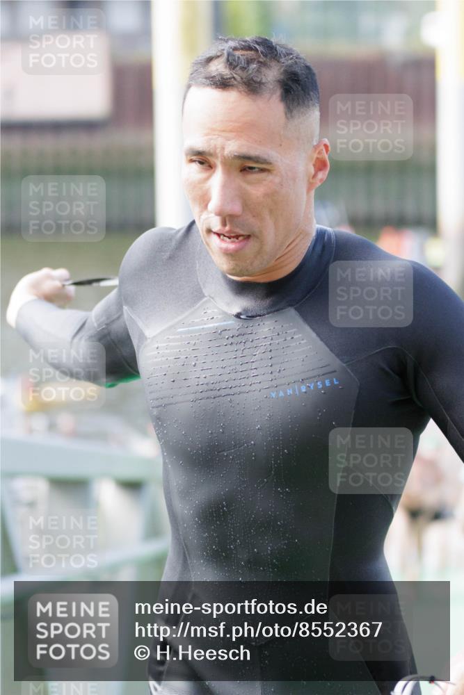 10.08.2025 - GEWOBA Citytriathlon Bremen H.Heesch http://msf.ph/oto/8552367 10.08.2025 10:28:40 Schwimmen 139, 141, 143, 163, 197 meine-sportfotos.de