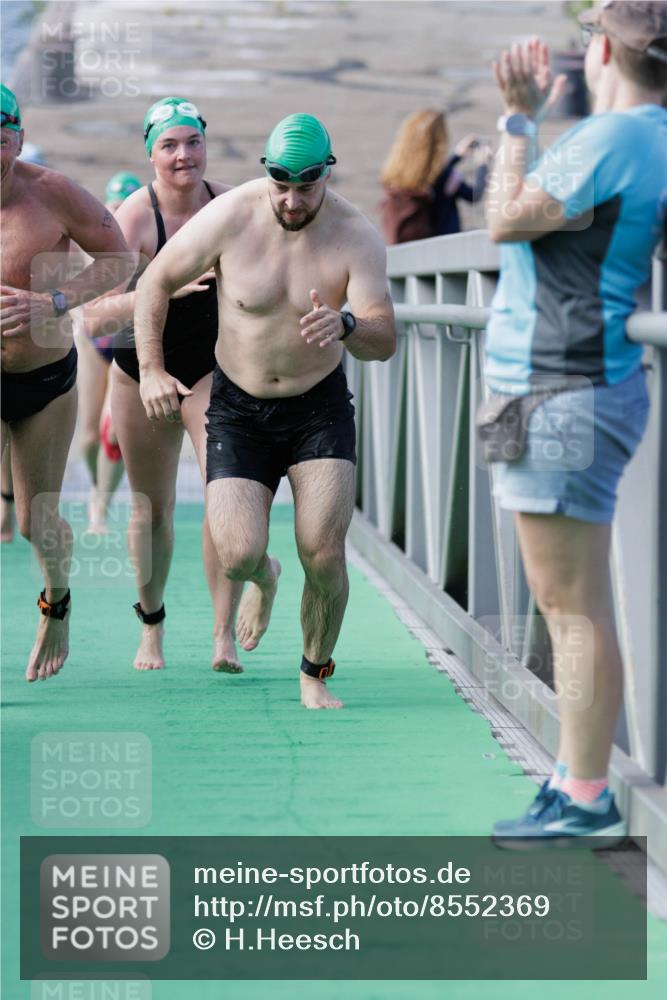 10.08.2025 - GEWOBA Citytriathlon Bremen H.Heesch http://msf.ph/oto/8552369 10.08.2025 10:28:42 Schwimmen 139, 141, 143, 163 meine-sportfotos.de