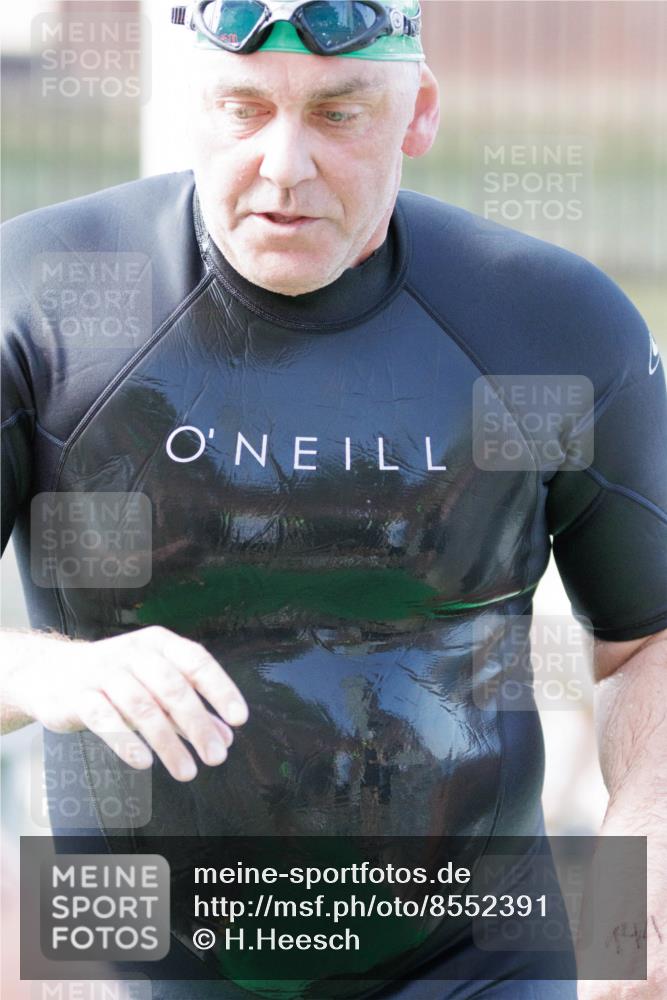 10.08.2025 - GEWOBA Citytriathlon Bremen H.Heesch http://msf.ph/oto/8552391 10.08.2025 10:28:48 Schwimmen 1, 139, 141, 143, 163, 229 meine-sportfotos.de