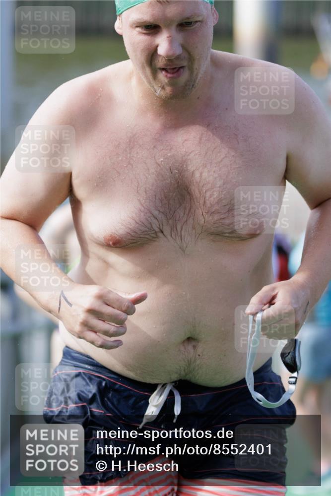 10.08.2025 - GEWOBA Citytriathlon Bremen H.Heesch http://msf.ph/oto/8552401 10.08.2025 10:28:50 Schwimmen 1, 79, 139, 141, 143, 163, 229 meine-sportfotos.de