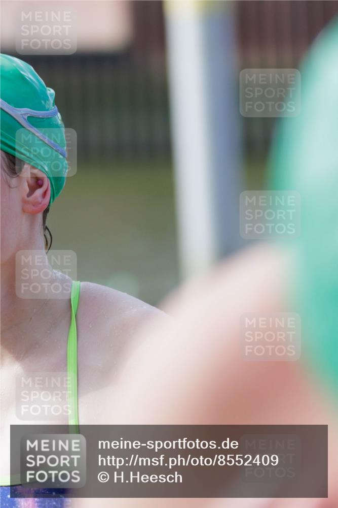 10.08.2025 - GEWOBA Citytriathlon Bremen H.Heesch http://msf.ph/oto/8552409 10.08.2025 10:28:53 Schwimmen 1, 11, 37, 39, 77, 79, 143, 229 meine-sportfotos.de