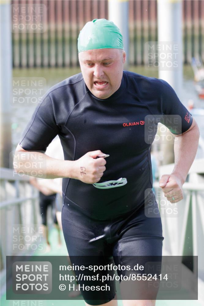 10.08.2025 - GEWOBA Citytriathlon Bremen H.Heesch http://msf.ph/oto/8552414 10.08.2025 10:28:58 Schwimmen 1, 11, 37, 39, 77, 79, 177, 195, 229 meine-sportfotos.de