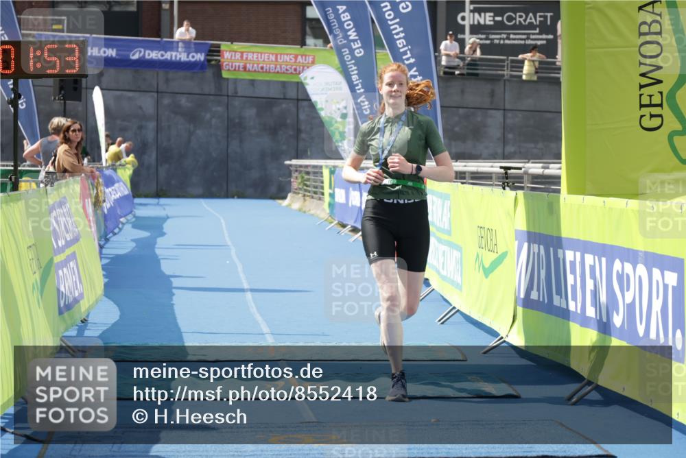 10.08.2025 - GEWOBA Citytriathlon Bremen H.Heesch http://msf.ph/oto/8552418 10.08.2025 12:05:34 Ziel 465 meine-sportfotos.de