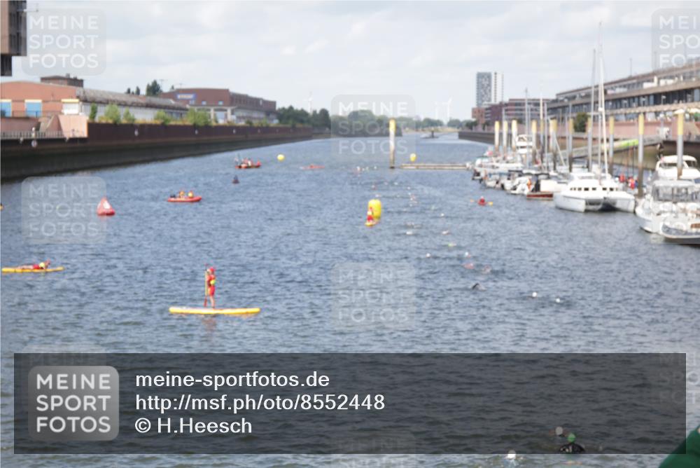 10.08.2025 - GEWOBA Citytriathlon Bremen H.Heesch http://msf.ph/oto/8552448 10.08.2025 12:07:41 Ziel  meine-sportfotos.de