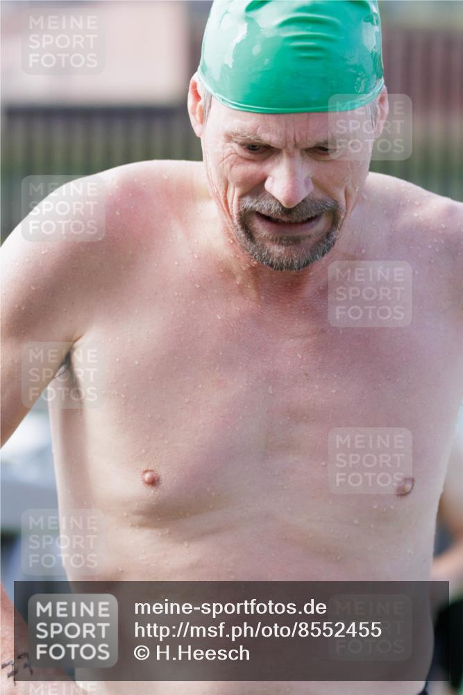 10.08.2025 - GEWOBA Citytriathlon Bremen H.Heesch http://msf.ph/oto/8552455 10.08.2025 10:29:06 Schwimmen 11, 37, 39, 77, 125, 167, 177, 195 meine-sportfotos.de