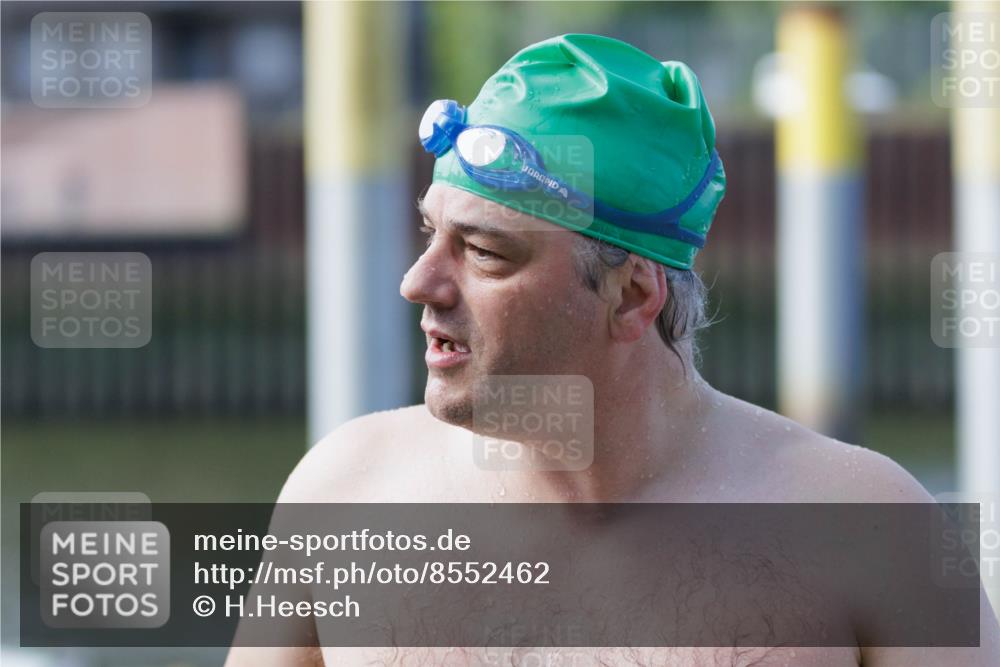 10.08.2025 - GEWOBA Citytriathlon Bremen H.Heesch http://msf.ph/oto/8552462 10.08.2025 10:29:08 Schwimmen 37, 39, 125, 167, 177, 195 meine-sportfotos.de