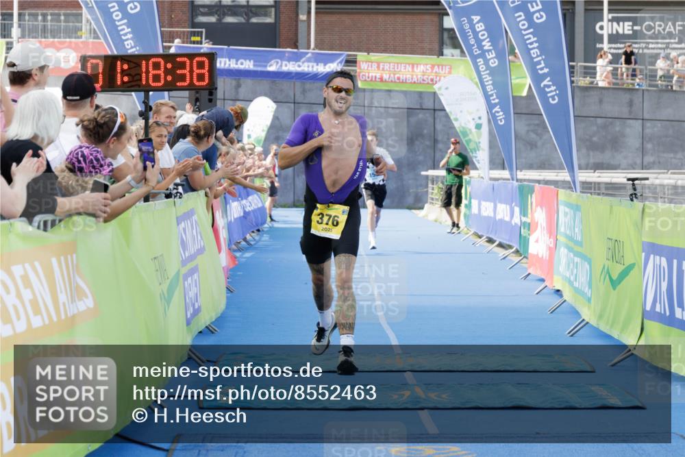 10.08.2025 - GEWOBA Citytriathlon Bremen H.Heesch http://msf.ph/oto/8552463 10.08.2025 11:22:19 Ziel 153, 376 meine-sportfotos.de