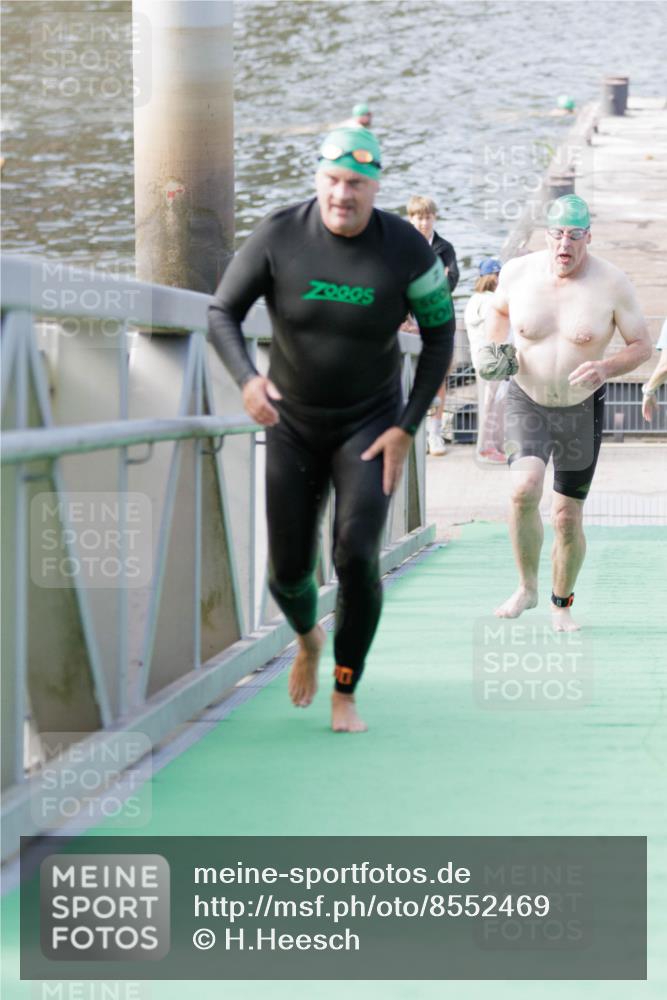 10.08.2025 - GEWOBA Citytriathlon Bremen H.Heesch http://msf.ph/oto/8552469 10.08.2025 10:29:12 Schwimmen 125, 167, 177 meine-sportfotos.de