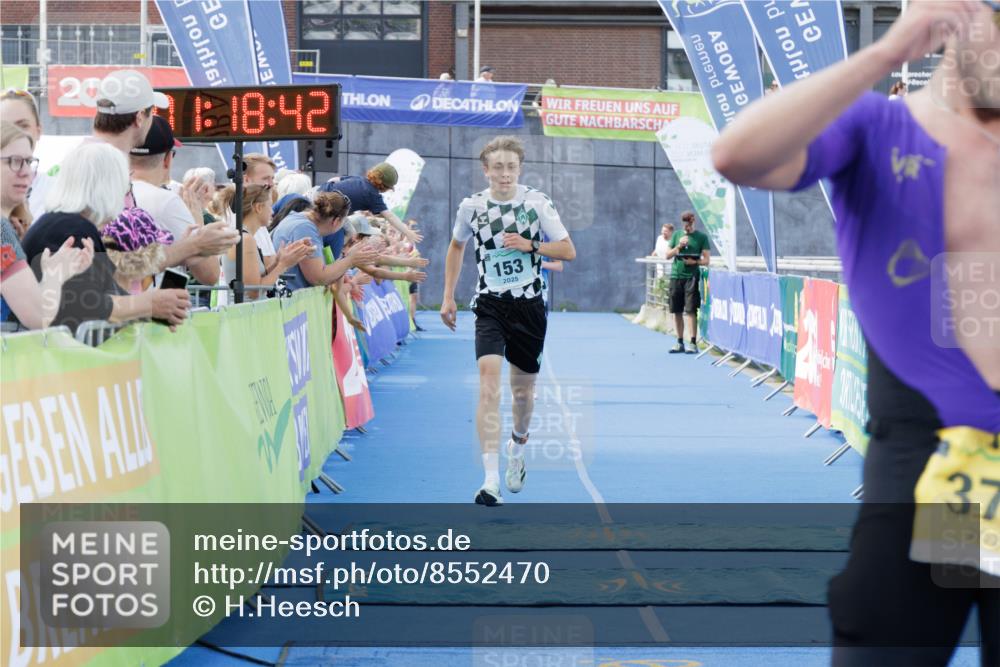 10.08.2025 - GEWOBA Citytriathlon Bremen H.Heesch http://msf.ph/oto/8552470 10.08.2025 11:22:23 Ziel 121, 153, 376 meine-sportfotos.de