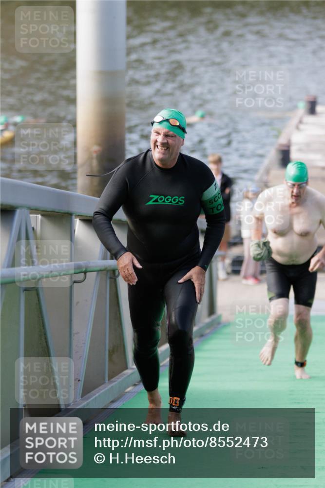 10.08.2025 - GEWOBA Citytriathlon Bremen H.Heesch http://msf.ph/oto/8552473 10.08.2025 10:29:13 Schwimmen 125, 167, 177 meine-sportfotos.de