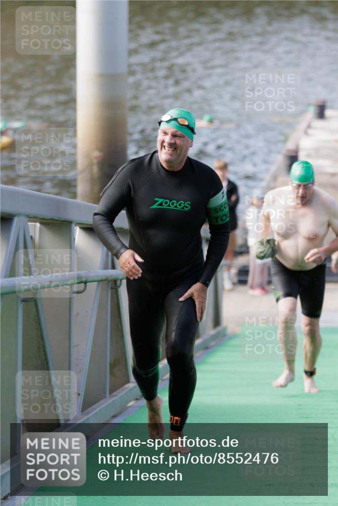 10.08.2025 - GEWOBA Citytriathlon Bremen H.Heesch http://msf.ph/oto/8552476 10.08.2025 10:29:13 Schwimmen 125, 167, 177 meine-sportfotos.de
