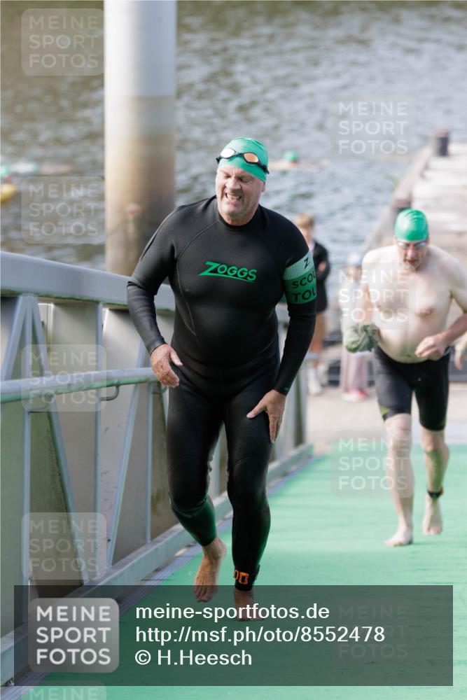 10.08.2025 - GEWOBA Citytriathlon Bremen H.Heesch http://msf.ph/oto/8552478 10.08.2025 10:29:13 Schwimmen 125, 167, 177 meine-sportfotos.de