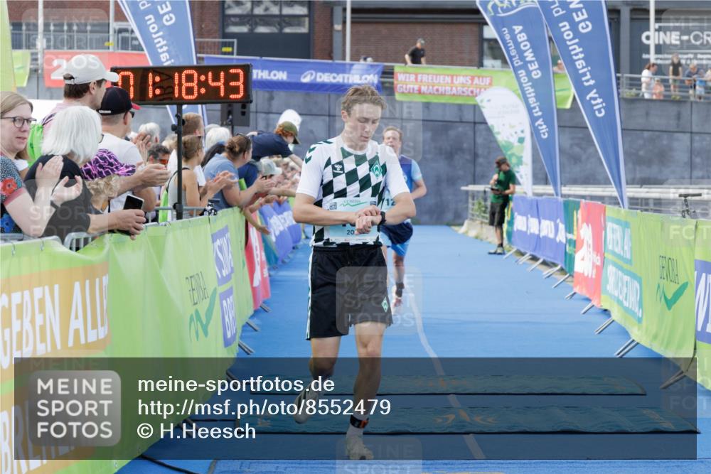 10.08.2025 - GEWOBA Citytriathlon Bremen H.Heesch http://msf.ph/oto/8552479 10.08.2025 11:22:24 Ziel 121, 153, 376 meine-sportfotos.de