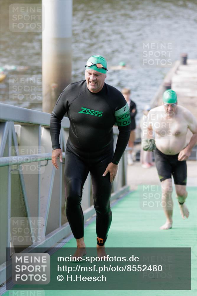 10.08.2025 - GEWOBA Citytriathlon Bremen H.Heesch http://msf.ph/oto/8552480 10.08.2025 10:29:13 Schwimmen 125, 167, 177 meine-sportfotos.de