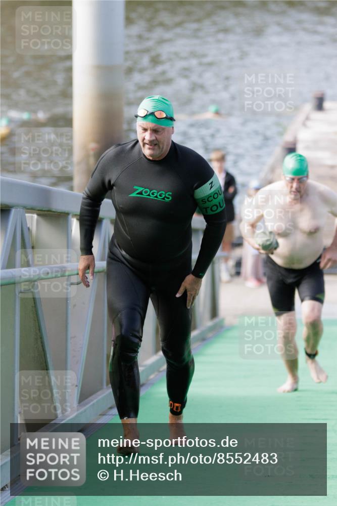 10.08.2025 - GEWOBA Citytriathlon Bremen H.Heesch http://msf.ph/oto/8552483 10.08.2025 10:29:13 Schwimmen 125, 167, 177 meine-sportfotos.de