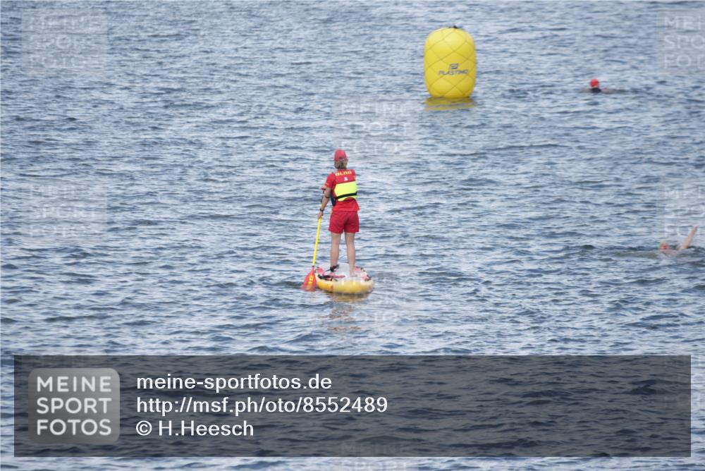 10.08.2025 - GEWOBA Citytriathlon Bremen H.Heesch http://msf.ph/oto/8552489 10.08.2025 12:14:20 Ziel  meine-sportfotos.de