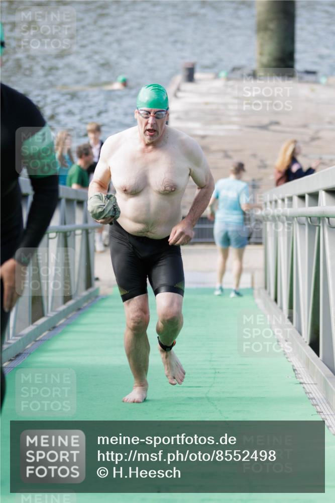 10.08.2025 - GEWOBA Citytriathlon Bremen H.Heesch http://msf.ph/oto/8552498 10.08.2025 10:29:15 Schwimmen 125, 167 meine-sportfotos.de