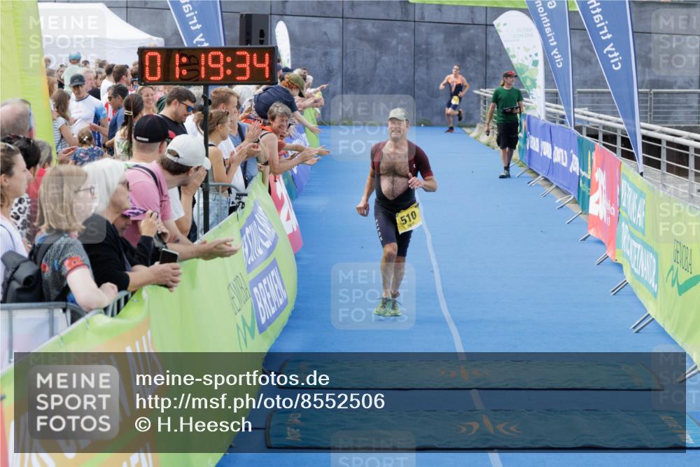 10.08.2025 - GEWOBA Citytriathlon Bremen H.Heesch http://msf.ph/oto/8552506 10.08.2025 11:23:16 Ziel 510 meine-sportfotos.de