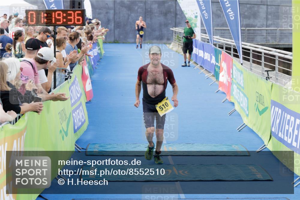 10.08.2025 - GEWOBA Citytriathlon Bremen H.Heesch http://msf.ph/oto/8552510 10.08.2025 11:23:17 Ziel 510 meine-sportfotos.de