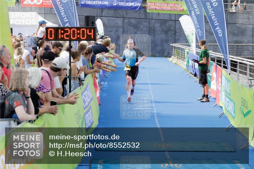 10.08.2025 - GEWOBA Citytriathlon Bremen H.Heesch http://msf.ph/oto/8552532 10.08.2025 11:23:45 Ziel 363 meine-sportfotos.de