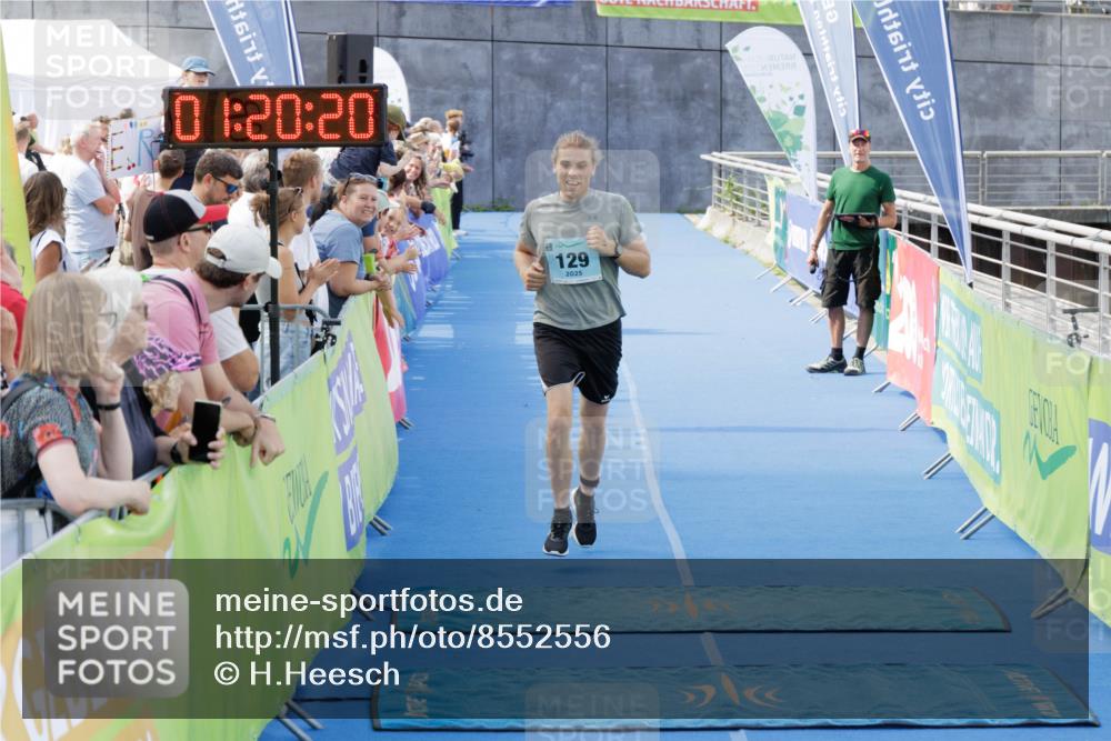 10.08.2025 - GEWOBA Citytriathlon Bremen H.Heesch http://msf.ph/oto/8552556 10.08.2025 11:24:01 Ziel 129 meine-sportfotos.de