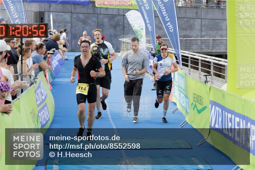 10.08.2025 - GEWOBA Citytriathlon Bremen H.Heesch http://msf.ph/oto/8552598 10.08.2025 11:24:34 Ziel 81, 389, 414, 509 meine-sportfotos.de