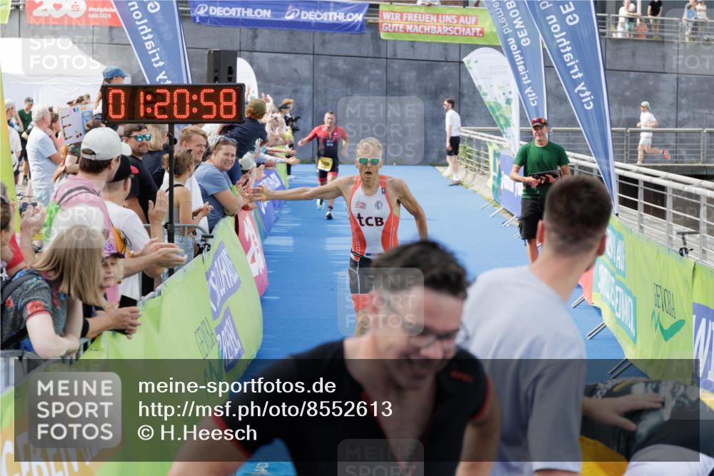 10.08.2025 - GEWOBA Citytriathlon Bremen H.Heesch http://msf.ph/oto/8552613 10.08.2025 11:24:40 Ziel 81, 414, 434, 509 meine-sportfotos.de