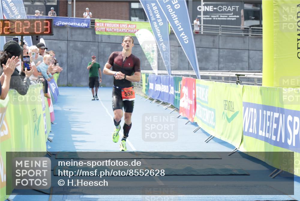 10.08.2025 - GEWOBA Citytriathlon Bremen H.Heesch http://msf.ph/oto/8552628 10.08.2025 13:22:18 Ziel 558 meine-sportfotos.de