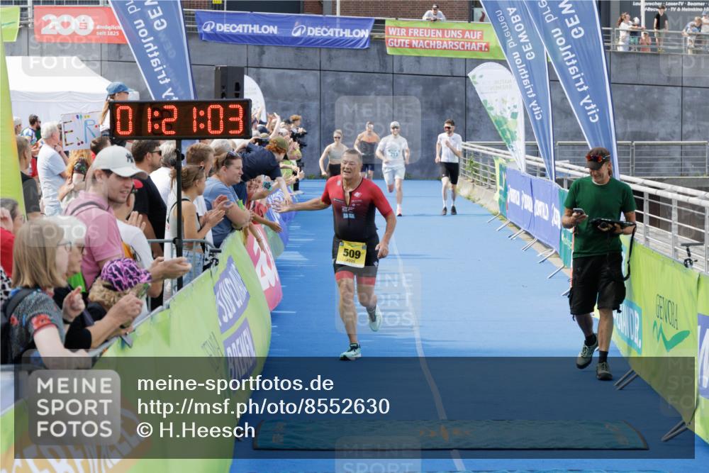 10.08.2025 - GEWOBA Citytriathlon Bremen H.Heesch http://msf.ph/oto/8552630 10.08.2025 11:24:45 Ziel 434, 509 meine-sportfotos.de