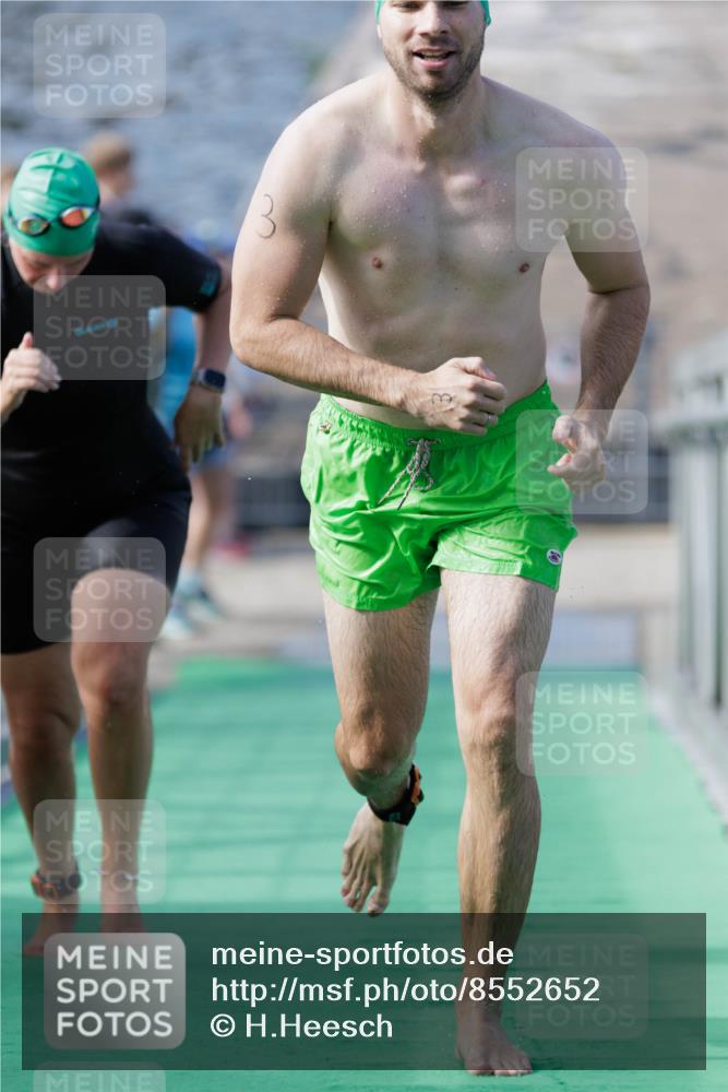 10.08.2025 - GEWOBA Citytriathlon Bremen H.Heesch http://msf.ph/oto/8552652 10.08.2025 10:30:09 Schwimmen 3, 9, 149, 175, 189 meine-sportfotos.de