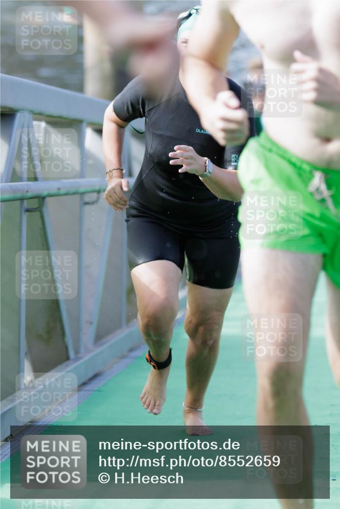 10.08.2025 - GEWOBA Citytriathlon Bremen H.Heesch http://msf.ph/oto/8552659 10.08.2025 10:30:10 Schwimmen 3, 9, 149, 175, 189 meine-sportfotos.de