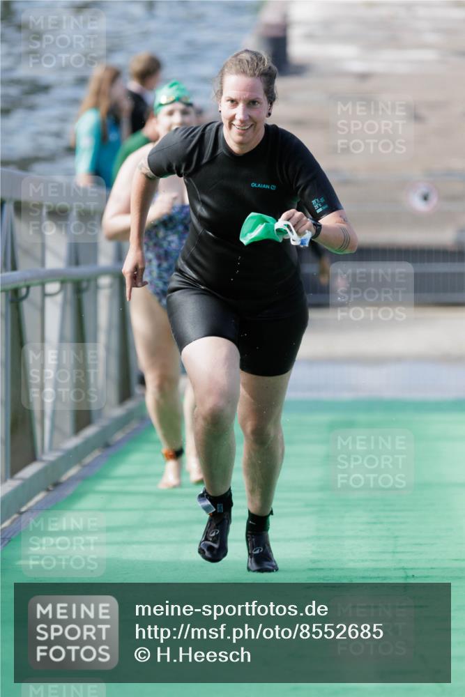 10.08.2025 - GEWOBA Citytriathlon Bremen H.Heesch http://msf.ph/oto/8552685 10.08.2025 10:30:27 Schwimmen 89, 173, 179, 191 meine-sportfotos.de