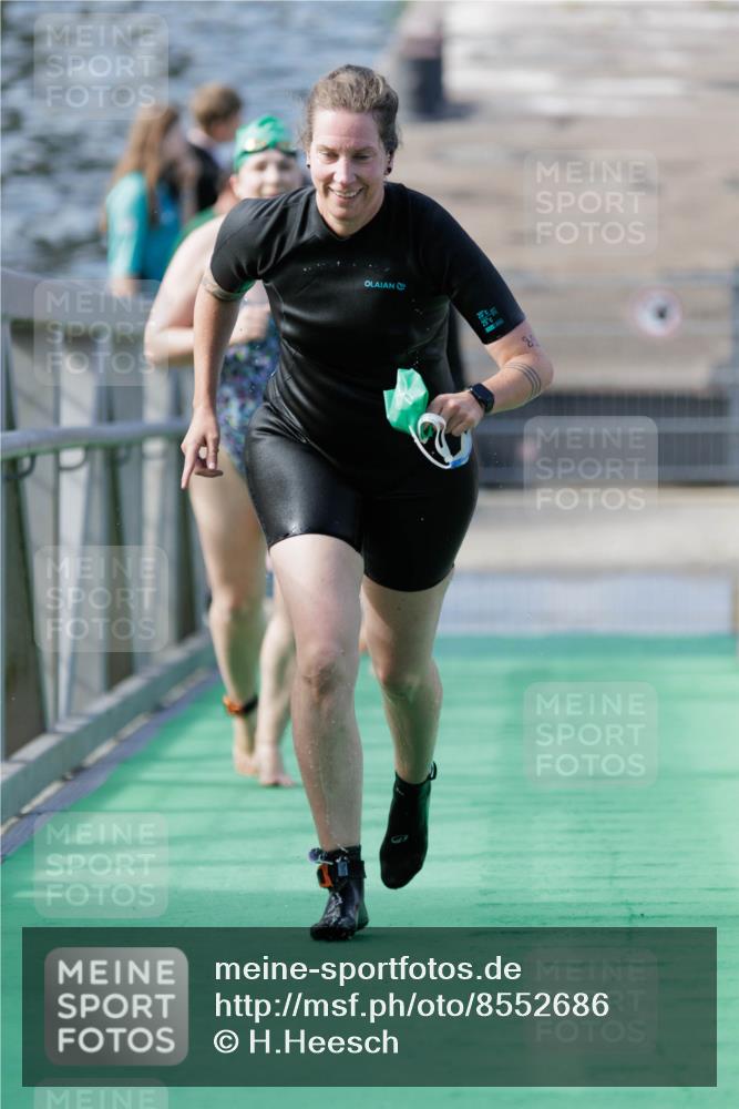 10.08.2025 - GEWOBA Citytriathlon Bremen H.Heesch http://msf.ph/oto/8552686 10.08.2025 10:30:28 Schwimmen 89, 173, 179, 191 meine-sportfotos.de