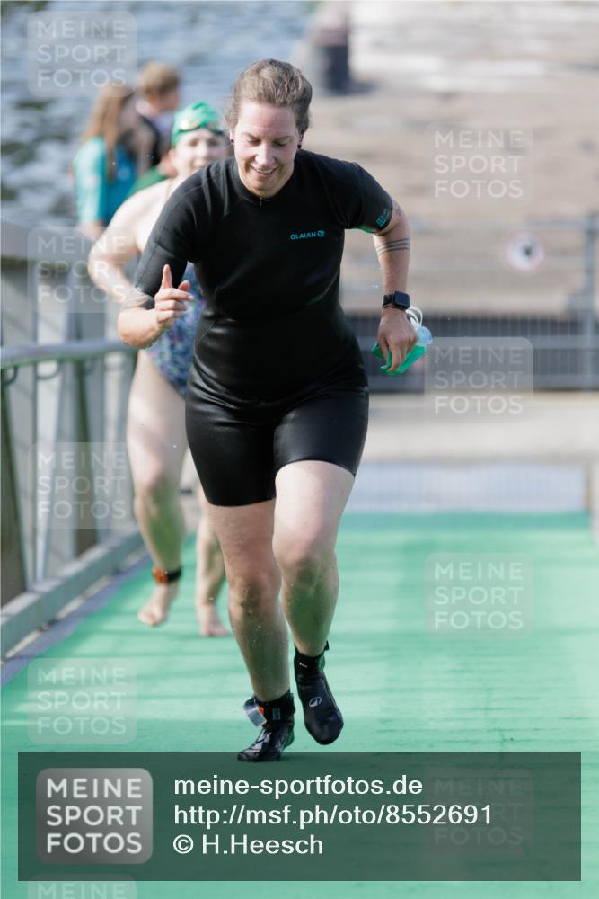 10.08.2025 - GEWOBA Citytriathlon Bremen H.Heesch http://msf.ph/oto/8552691 10.08.2025 10:30:28 Schwimmen 89, 173, 179, 191 meine-sportfotos.de