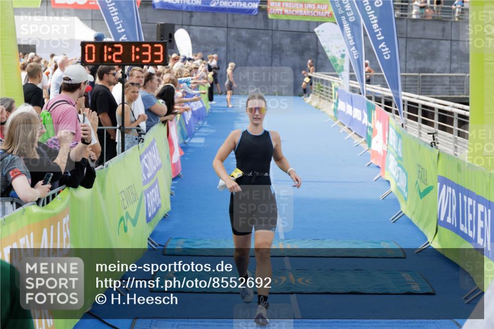10.08.2025 - GEWOBA Citytriathlon Bremen H.Heesch http://msf.ph/oto/8552692 10.08.2025 11:25:15 Ziel 459 meine-sportfotos.de