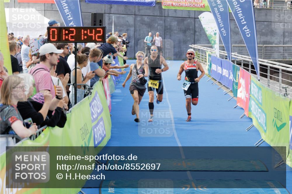 10.08.2025 - GEWOBA Citytriathlon Bremen H.Heesch http://msf.ph/oto/8552697 10.08.2025 11:25:23 Ziel 43, 424 meine-sportfotos.de