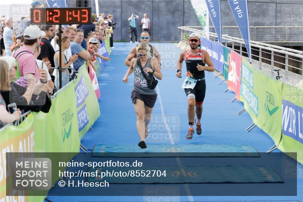 10.08.2025 - GEWOBA Citytriathlon Bremen H.Heesch http://msf.ph/oto/8552704 10.08.2025 11:25:24 Ziel 43, 424 meine-sportfotos.de