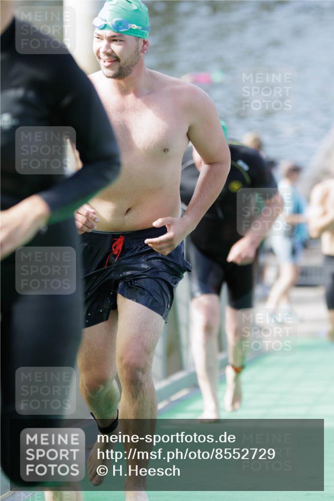 10.08.2025 - GEWOBA Citytriathlon Bremen H.Heesch http://msf.ph/oto/8552729 10.08.2025 10:30:38 Schwimmen 13, 67, 173, 191, 217 meine-sportfotos.de