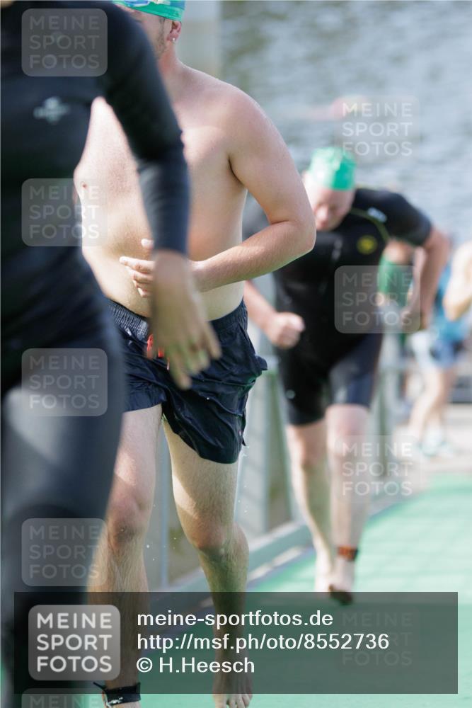 10.08.2025 - GEWOBA Citytriathlon Bremen H.Heesch http://msf.ph/oto/8552736 10.08.2025 10:30:38 Schwimmen 13, 67, 173, 191, 217 meine-sportfotos.de