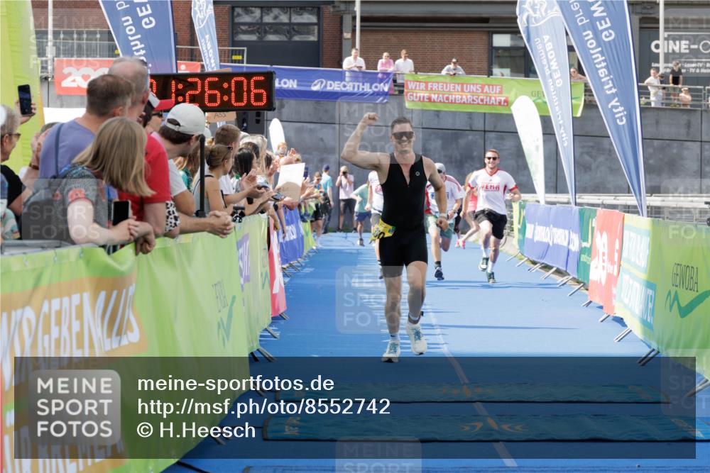 10.08.2025 - GEWOBA Citytriathlon Bremen H.Heesch http://msf.ph/oto/8552742 10.08.2025 11:29:48 Ziel 119, 380, 405 meine-sportfotos.de