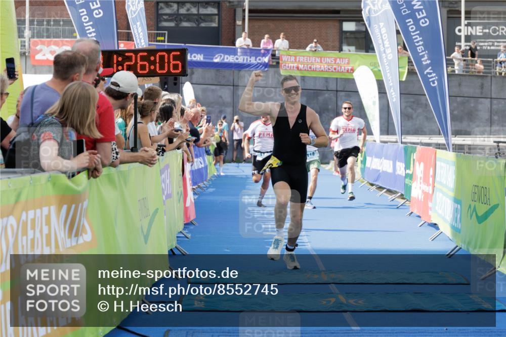 10.08.2025 - GEWOBA Citytriathlon Bremen H.Heesch http://msf.ph/oto/8552745 10.08.2025 11:29:48 Ziel 119, 380, 405 meine-sportfotos.de
