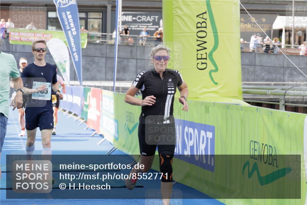 10.08.2025 - GEWOBA Citytriathlon Bremen H.Heesch http://msf.ph/oto/8552771 10.08.2025 11:29:57 Ziel 119, 185, 241, 350, 404 meine-sportfotos.de