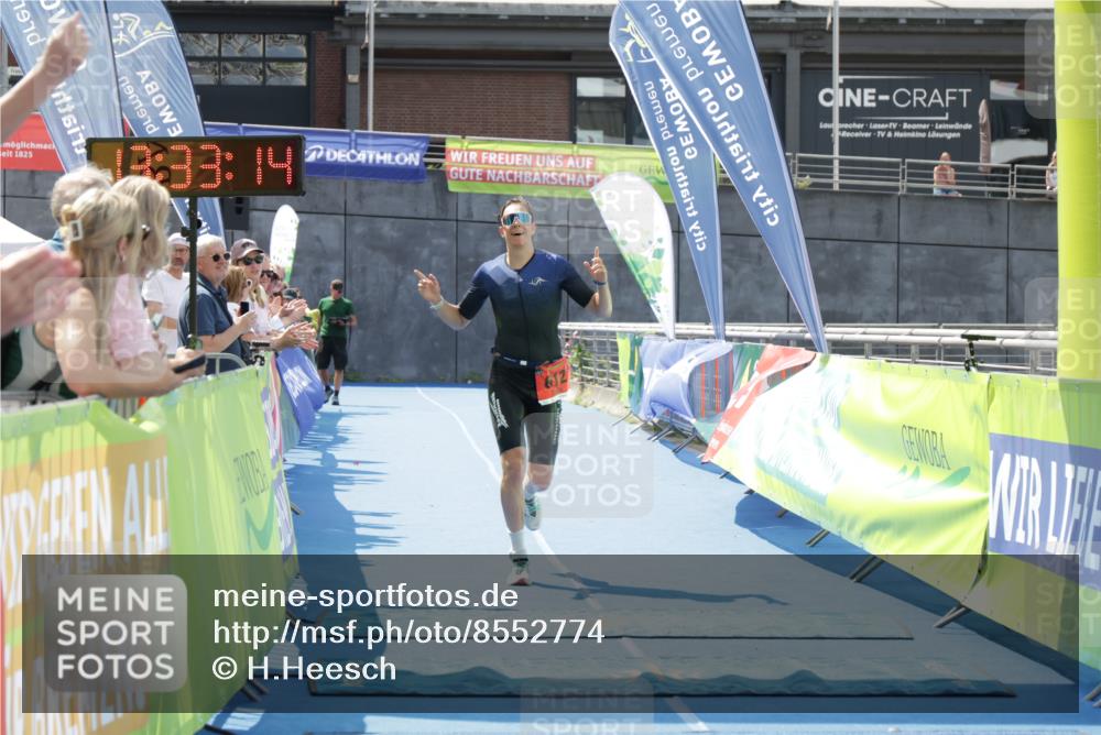 10.08.2025 - GEWOBA Citytriathlon Bremen H.Heesch http://msf.ph/oto/8552774 10.08.2025 13:33:17 Ziel 612 meine-sportfotos.de