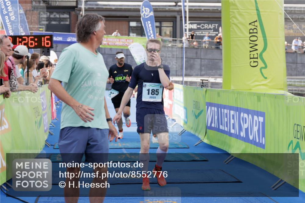 10.08.2025 - GEWOBA Citytriathlon Bremen H.Heesch http://msf.ph/oto/8552776 10.08.2025 11:29:58 Ziel 119, 185, 241, 350, 404 meine-sportfotos.de